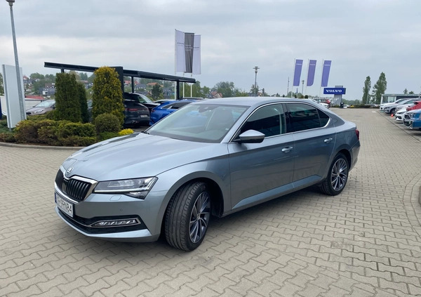 Skoda Superb cena 117900 przebieg: 98043, rok produkcji 2021 z Wronki małe 92